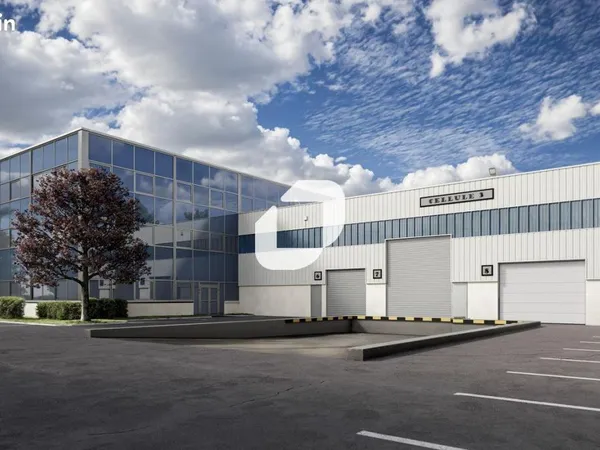 Local d'activité 3 969 m²
