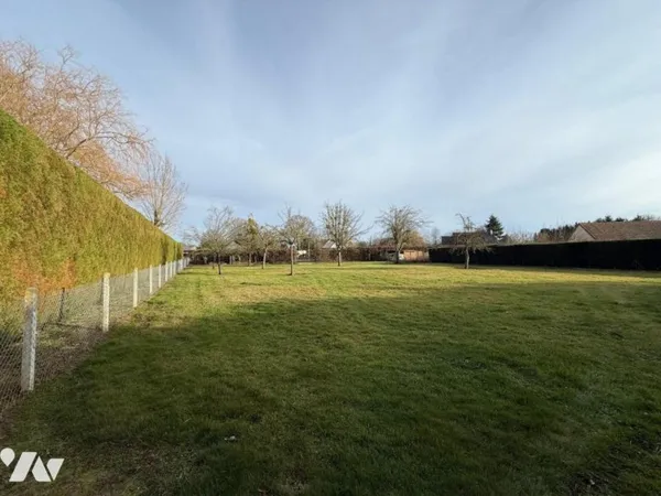 Terrain 1898 m²