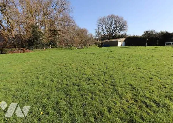 Terrain 714 m²