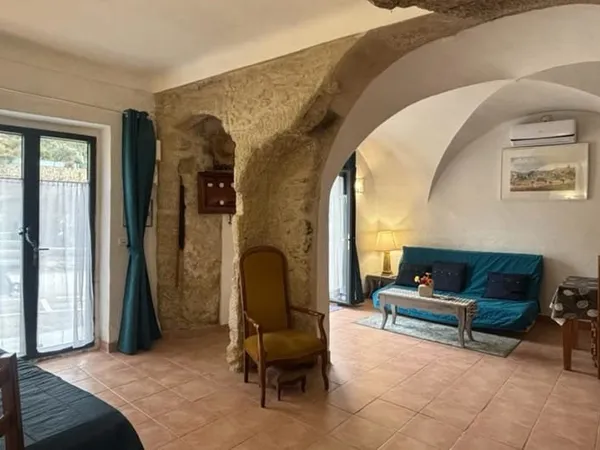 Exclusivité. Appartement de caractère au coeur du Parc Naturel Régional du Luberon