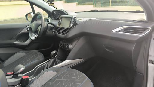 Peugeot 2008 1.2 Puretech 82 - Style – 2018 – 36718 km – Essence – Boîte Manuelle — photo 28