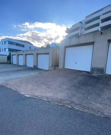 Loue garage à Bastia