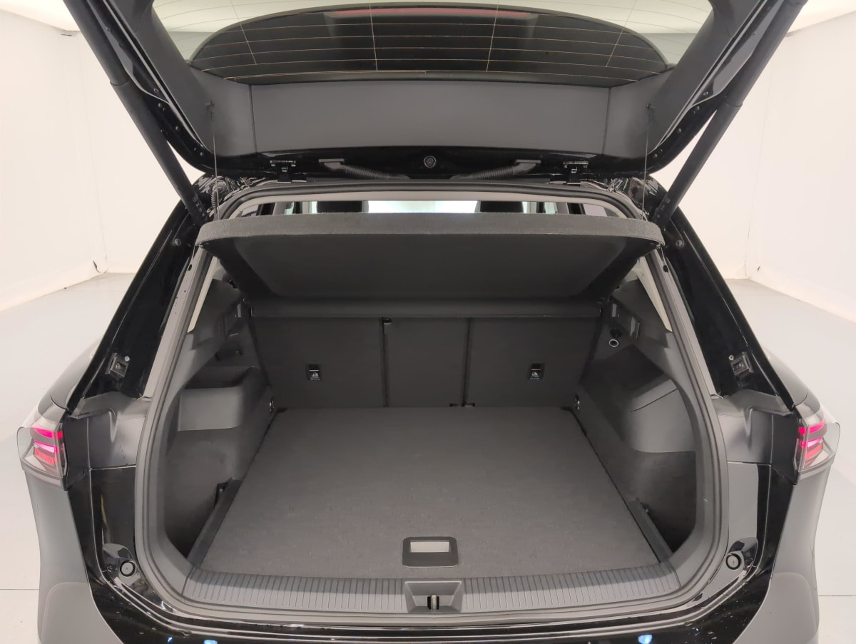 Volkswagen Tiguan — photo 11