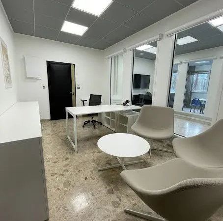 Bureau et espace de travail Location Eybens   365€