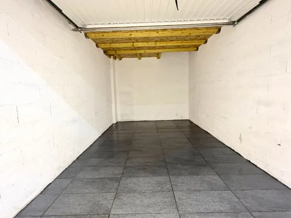 Box/Local 26m2 Stockage - Marseille