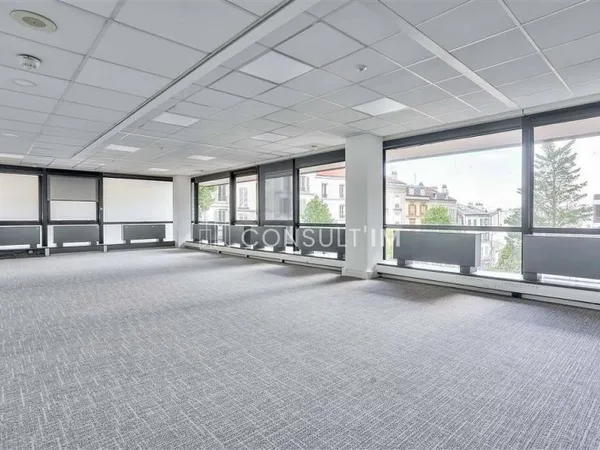 Bureaux 1517 m²