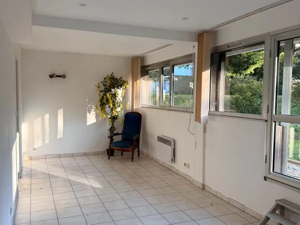 Grand studio 37 m² rez-de-jardin - Parc Franck Delmas