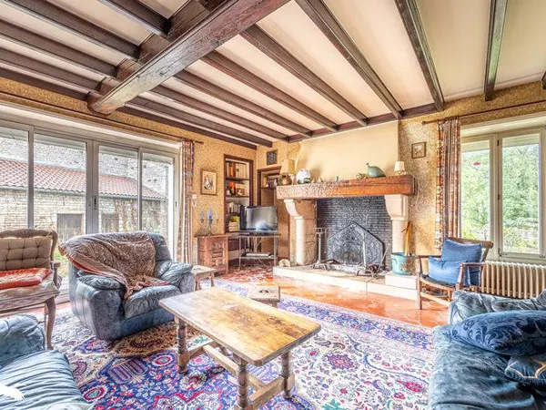 Maison de bourg 15 pièces 366 m²