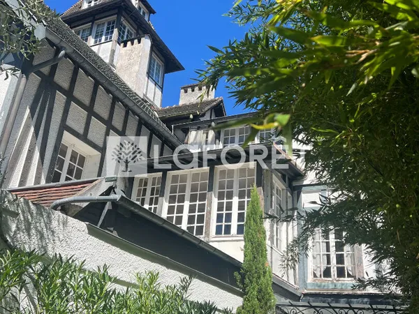 Appartement 7 pièces 245 m²
