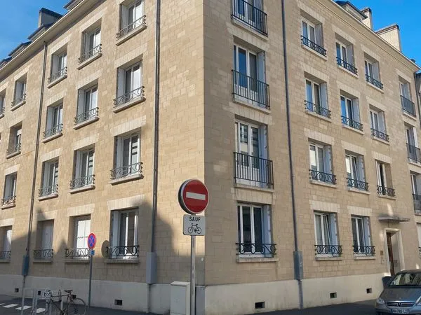 Caen centre entre le port et la place de la resistance f2 52 m2 avec cave