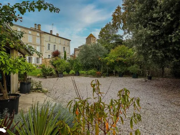 Maison 13 pièces 345 m²