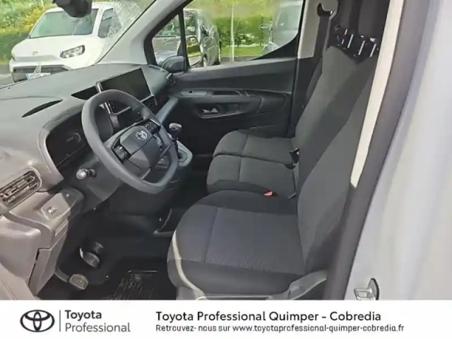 Toyota Proace city medium 100 d-4d start my25 — photo 11