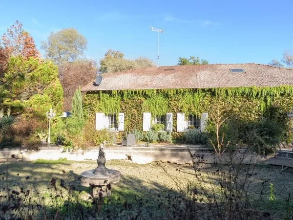 Propriété 19 pièces