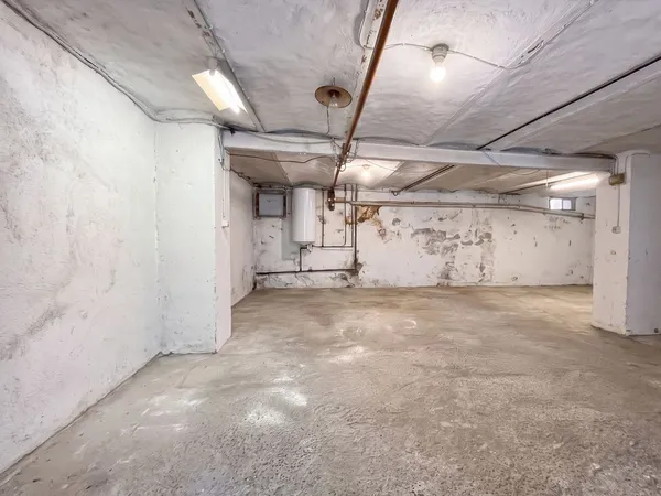 CANNES - Petit Juas | Local à usage d'habitation de 93 m² - Idéal investisseur