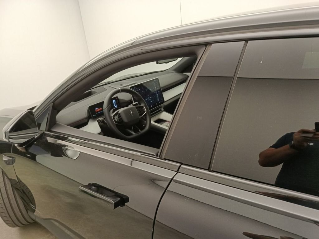 Polestar 4 — photo 17