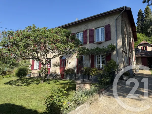 Maison 11 pièces 250 m²