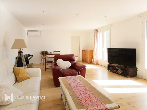 Maison Saint Etienne Du Bois 7 pièce(s) 135 m2