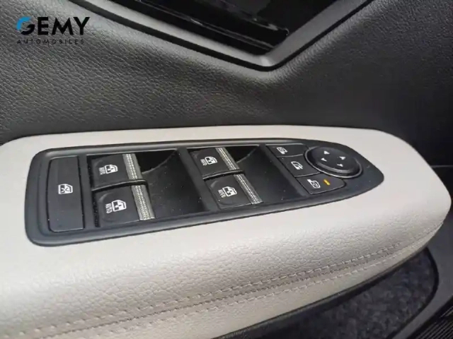 Renault Megane e-tech ev60 220 ch super charge — photo 21