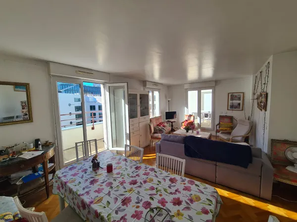 A 800 m du XVème, Chambre meublée Coloc de 4 jeunes Pro Terrasses, Spacieux, Clair, Calme