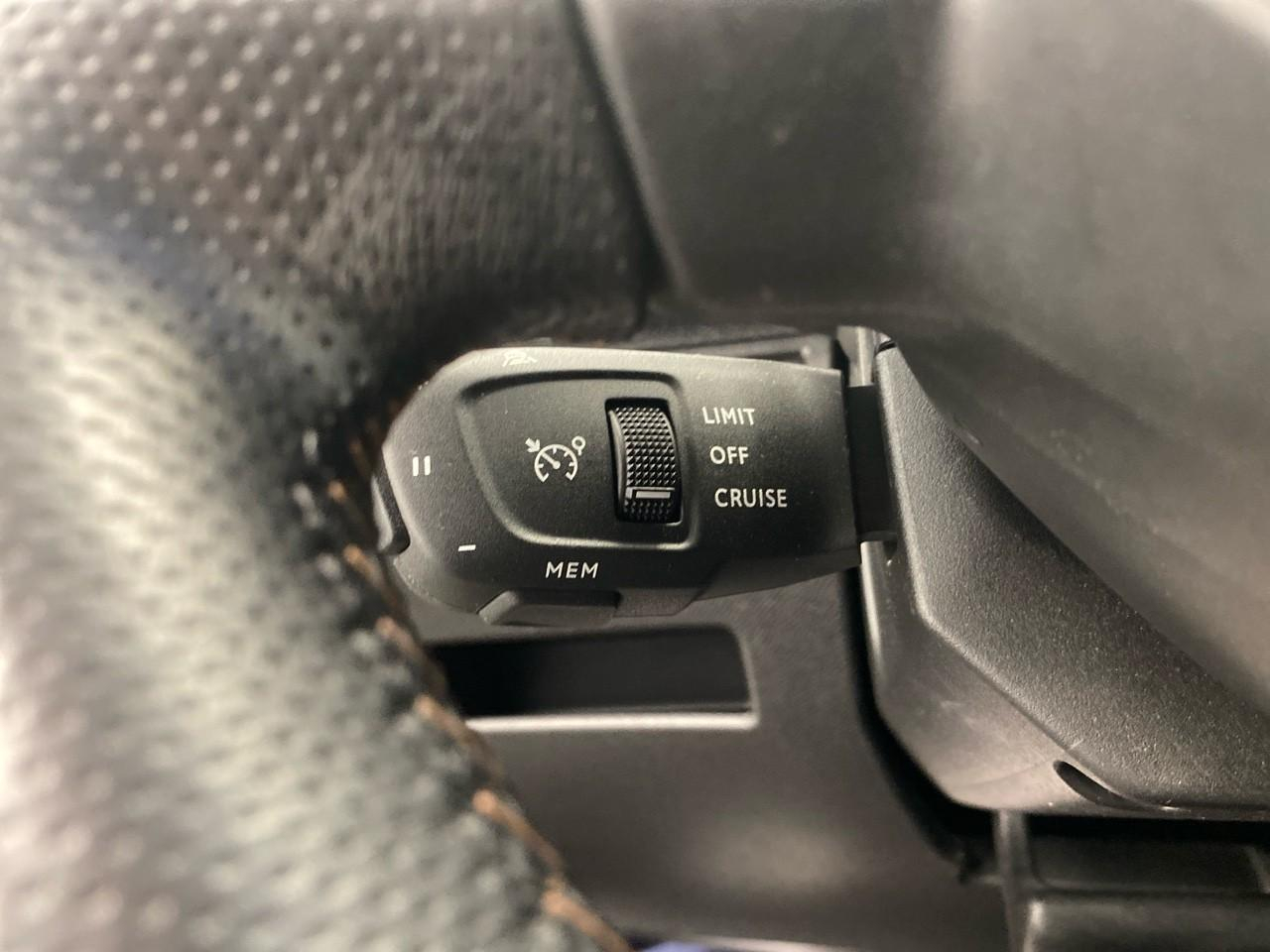 Peugeot 3008 hybrid 225 e-eat8 gt pack — photo 18