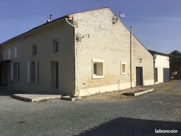 Maison charentaise habitable de suite