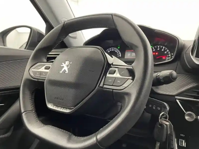 Peugeot 2008 puretech 130 s&amp;s bvm6 — photo 29