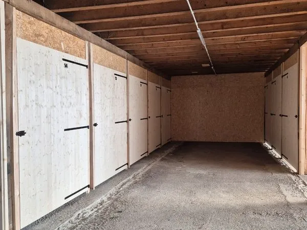 Stockage Location Clarafond-Arcine  21m² 35€