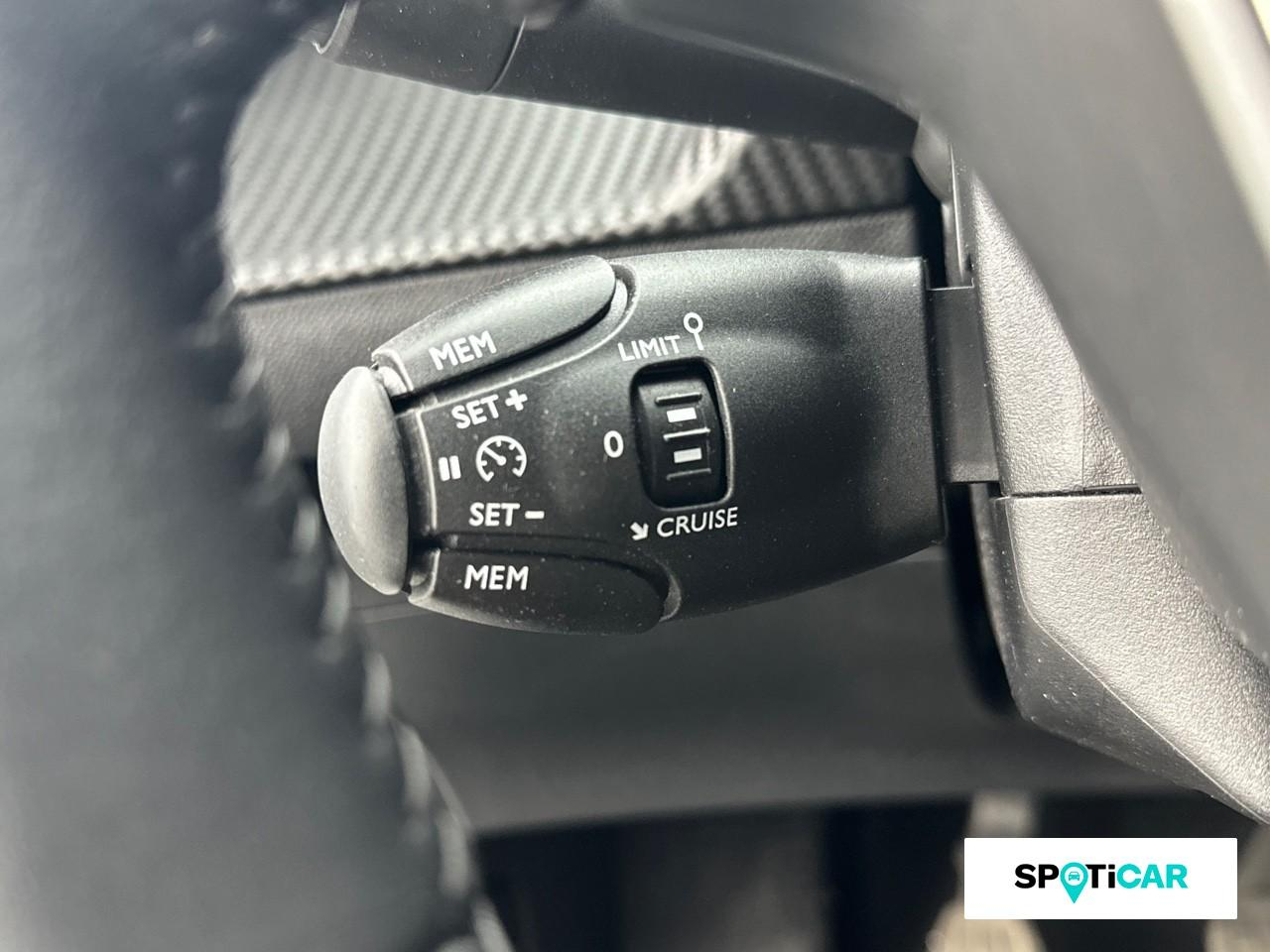 Peugeot 208 1.2 puretech 100ch s&s style 118g — photo 18