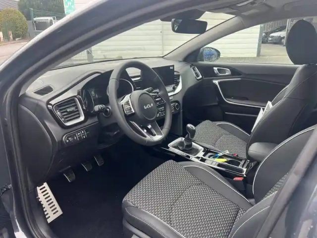Kia Xceed 1.5 t-gdi 140 ch bvm6 — photo 38