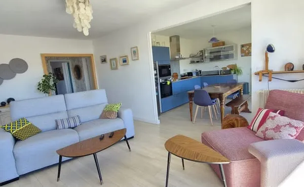 ANGLET CENTRE T4 RÉNOVÉ AVEC VUE IMPRENABLE SUR LES PYRÉNÉ