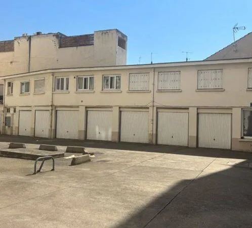 Parking 84 m²