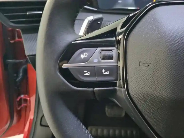 Peugeot 208 hybrid 110 e-dcs6 — photo 42