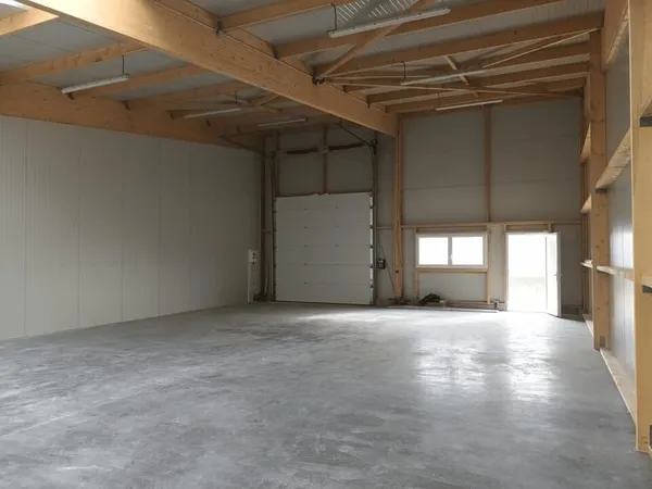 Local d'activité 144 m²