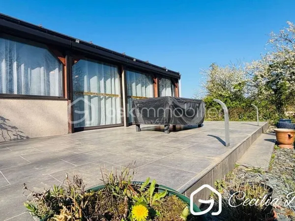 *** Nouveauté : un bien rare sur le marché : Une Maison de plain-pied avec terrasse et jardin dans u