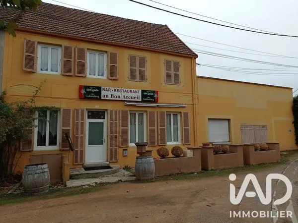 Maison 7 pièces 242 m²