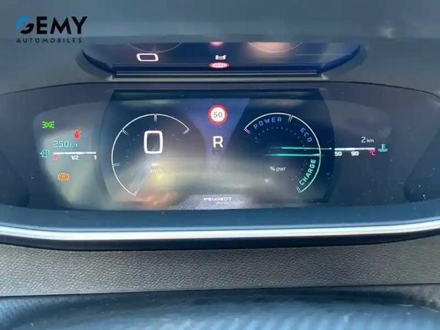 Peugeot 2008 hybrid 145 e-dcs6 — photo 71