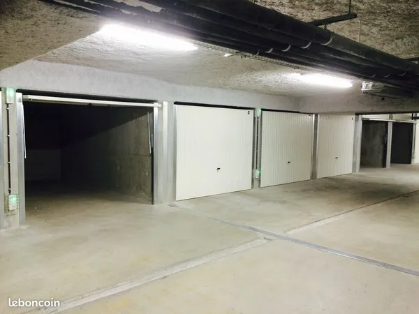 Garage à louer à Thoiry