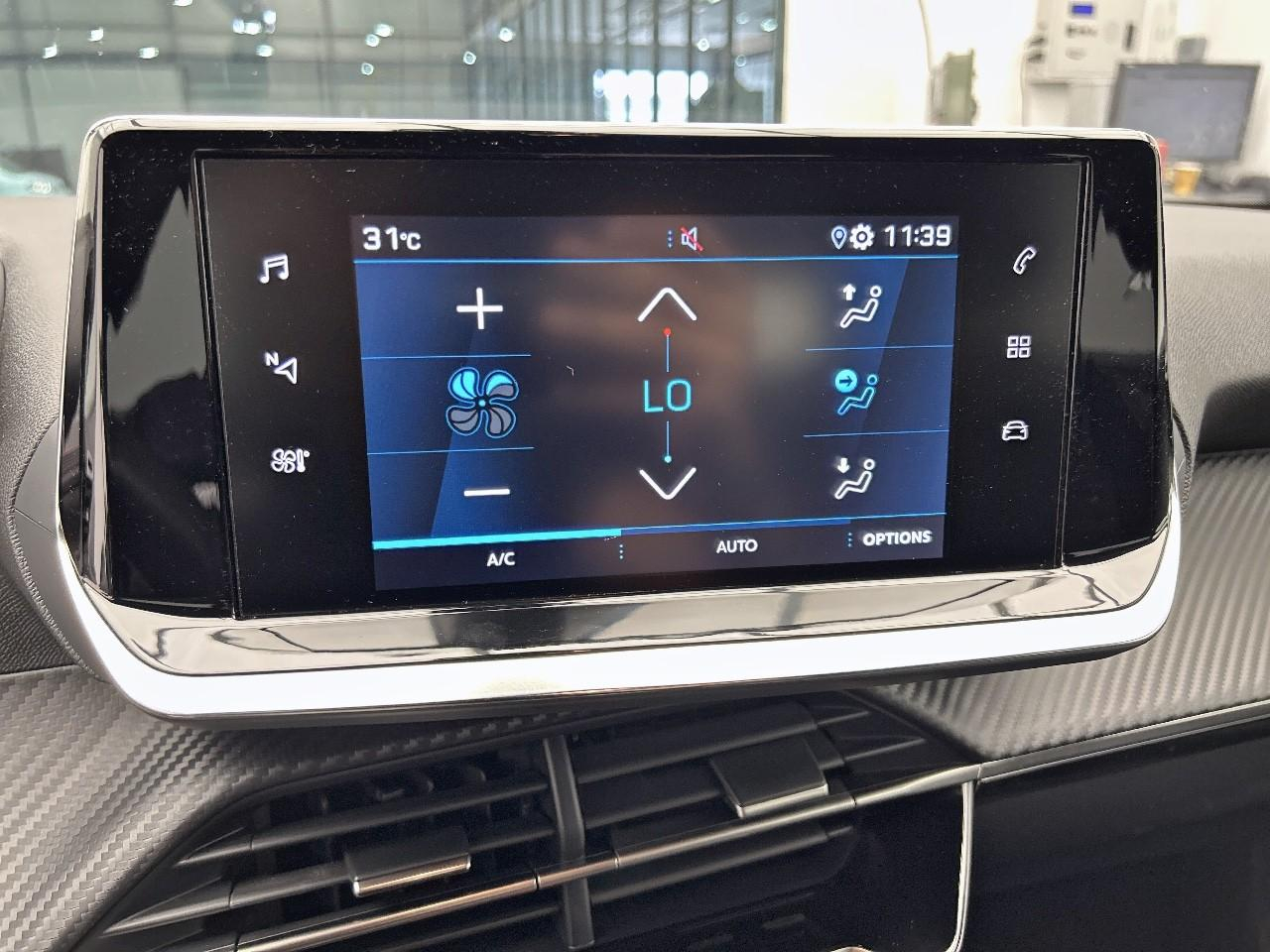 Peugeot 2008 puretech 130 s&s eat8 style — photo 11
