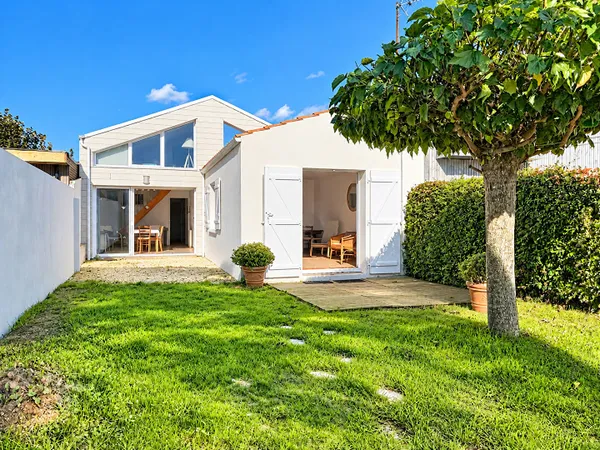Les Sables d'Olonne, La Gare - Maison 112m², 6 pièces, avec jardin et dépendance