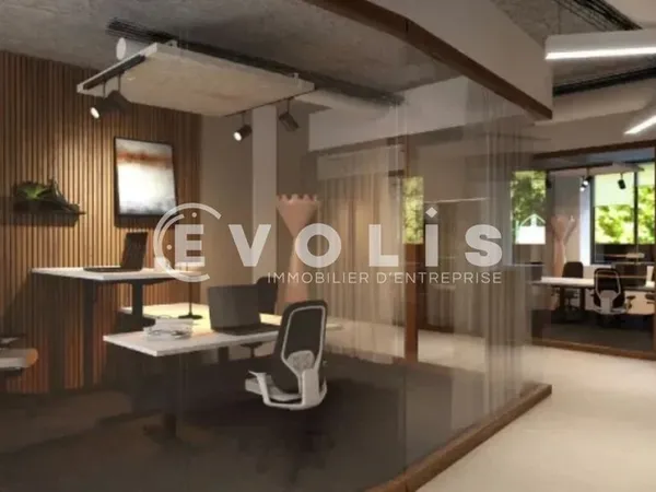 Bureau 130 m²