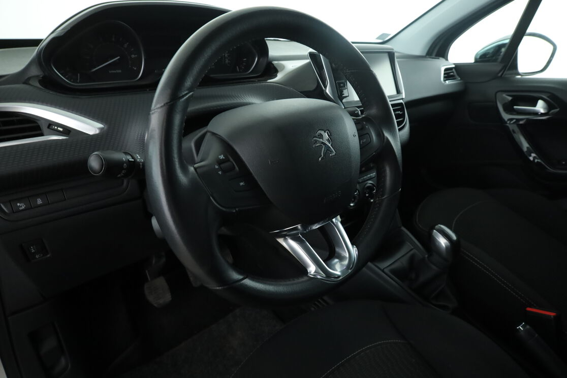 Peugeot 208 1.2 PureTech Style — photo 10