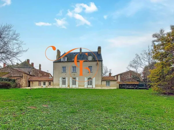 Maison de maître et dépendances