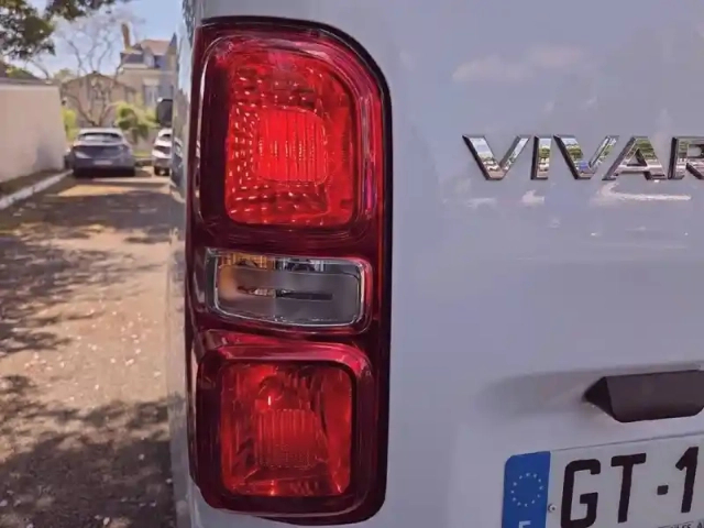 Opel Vivaro fgn taille m bluehdi 120 s&amp;s bvm6 — photo 37