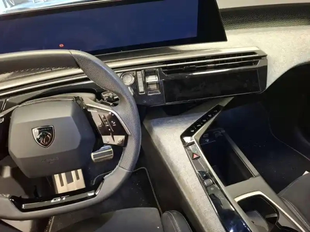 Peugeot 3008 hybrid 145 e-dcs6 — photo 14