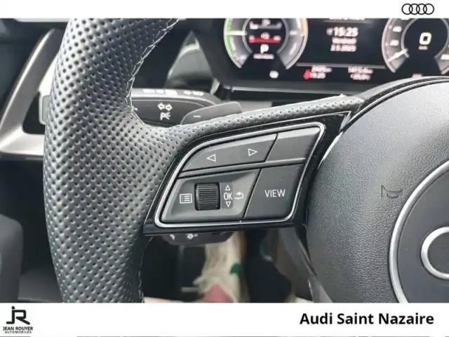 Audi A3 sportback 40 tfsie 204 s tronic 6 — photo 17