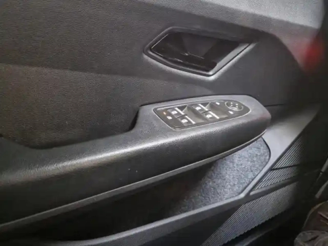 Renault Megane e-tech electric ev40 130ch equilibre standard charge — photo 14