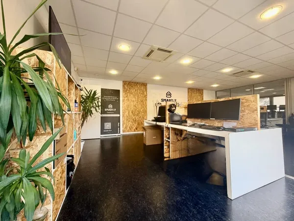 PLATEAU DE BUREAUX - REZ DE CHAUSSÉE - STANDING