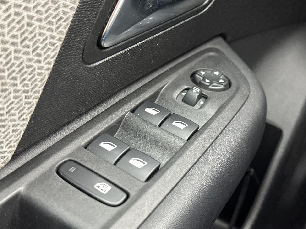 Citroën C4 bluehdi 130 s&s eat8 shine pack — photo 16