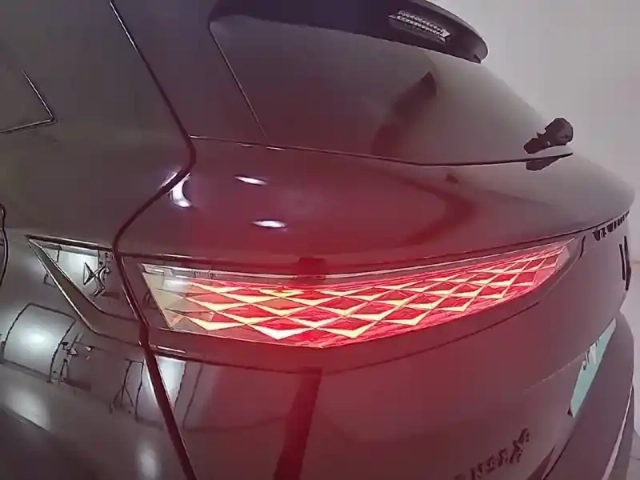 Ds Ds 7 hybride rechargeable e-tense 360 eat8 4x4 — photo 31