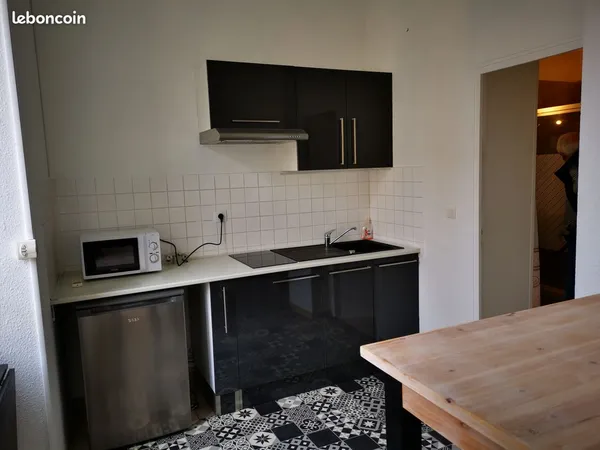 CAVAILLON centre studio 25m2 loyer 395